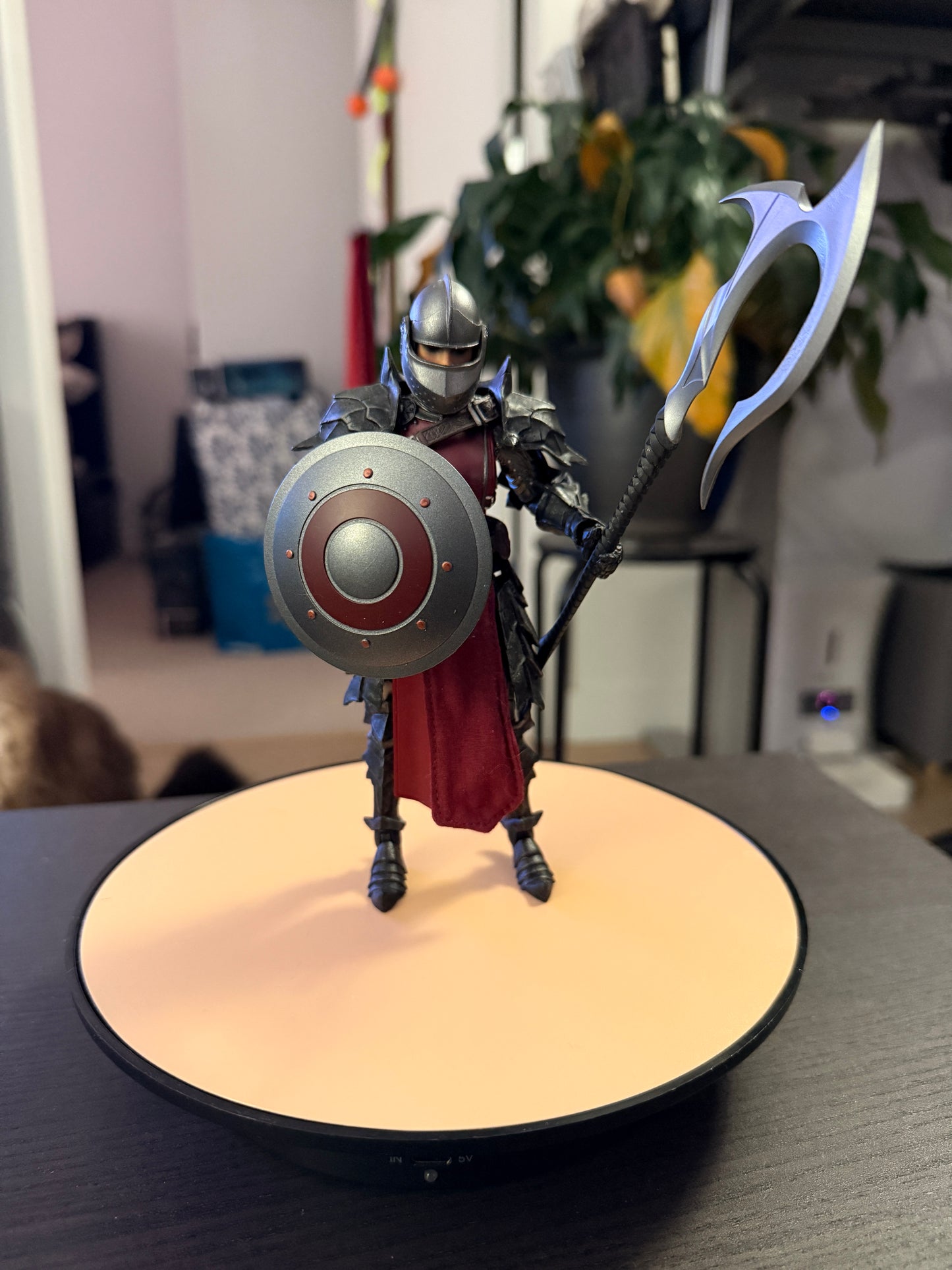 Mythic Legions – Lady Avarona – Action Figure