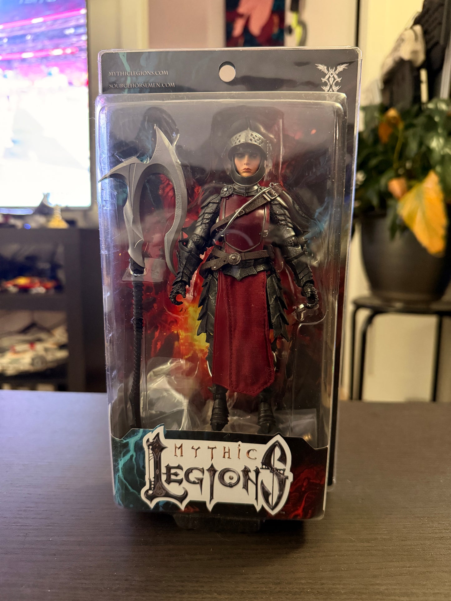 Mythic Legions – Lady Avarona – Action Figure